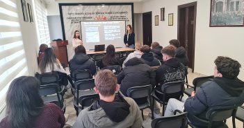 KİŞİSEL GELİŞİM ATÖLYESİNDE “MİMARİ TASARIMIN İYİLEŞTİRİCİ GÜCÜ: MEKÂN BİR TEDAVİ ARACI MI?” KONUSU ELE ALINDI